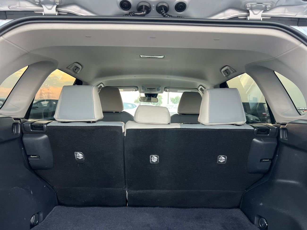 Toyota RAV4 2021 Toyota Rav4 XLE  - 2.5L V4 With Radar - Rear Camera - Leather Seats -