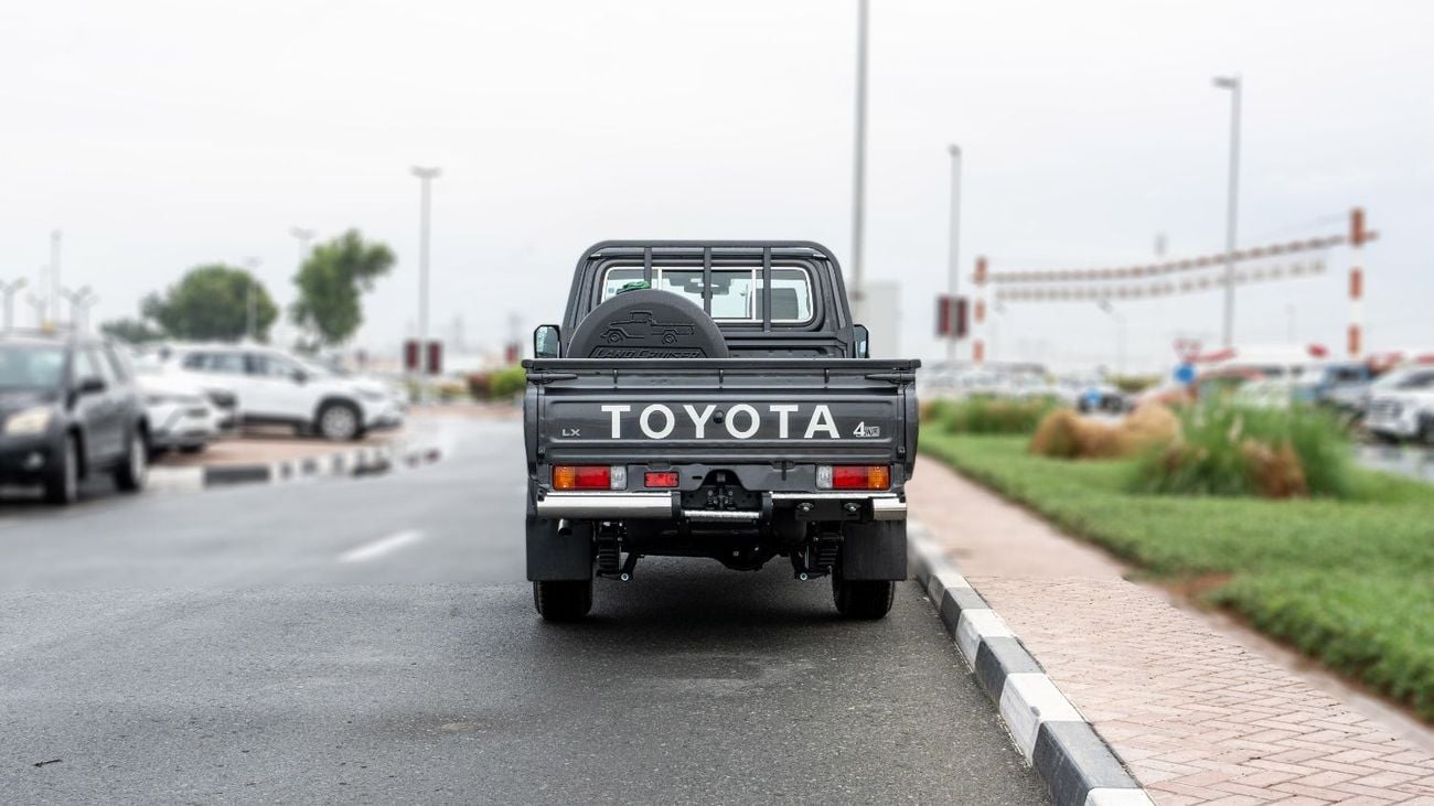 تويوتا لاند كروزر بيك آب 2026 Toyota Land Cruiser LC79 2.8L MT Diesel (Gray-Brown)