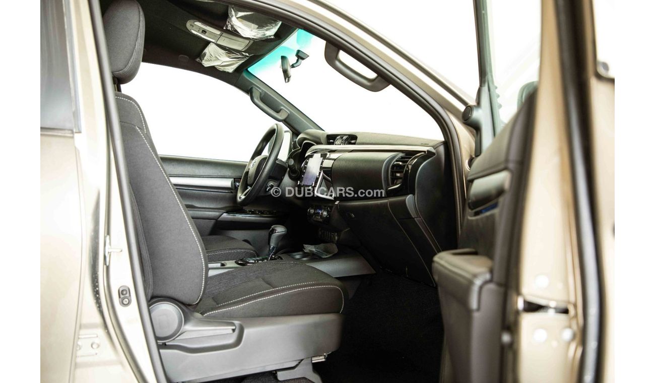 تويوتا هيلوكس Get 2023 Toyota Hilux 4x4 DC 4.0 AD HI SR5 P A/T - Export Only