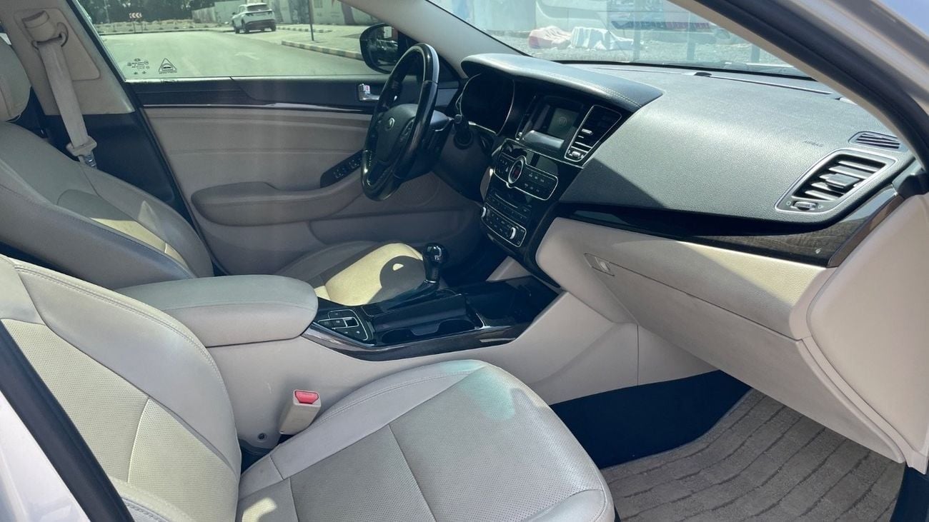 Kia Cadenza LX 3.3L Top,