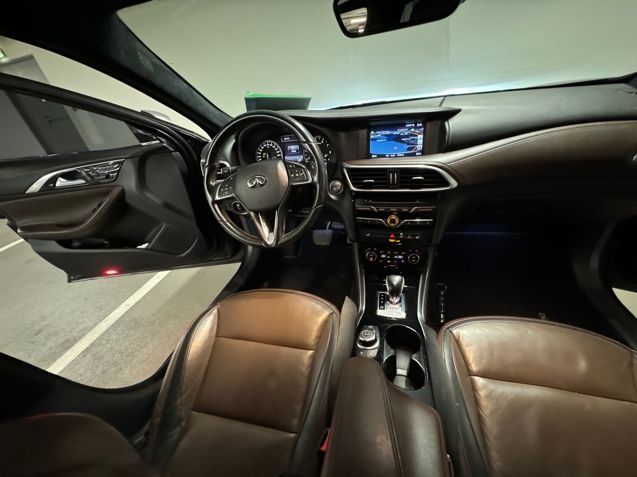 Infiniti QX30 premium