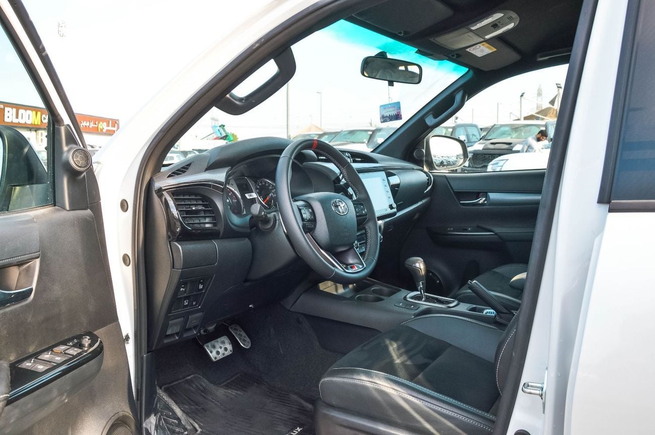 تويوتا هيلوكس GR Sport 4.0L TOYOTA HILUX GR RALLY 4.0L 4WD PETROL PICKUP 2025