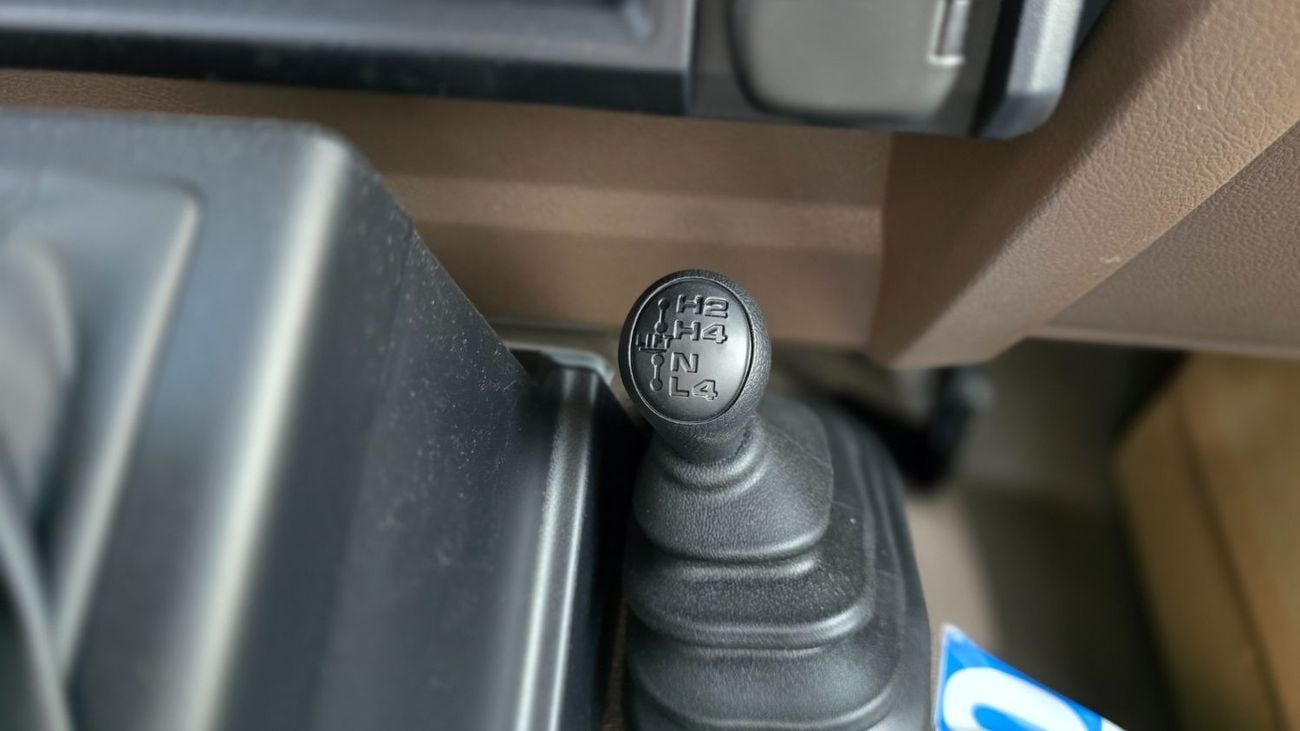 Toyota Land Cruiser Pick Up TOYOTA LC 79 S/C A/T 2.8L DSL MODEL YEAR 2025 WHITE(WITH DIFFIRENTIAL LOCK)