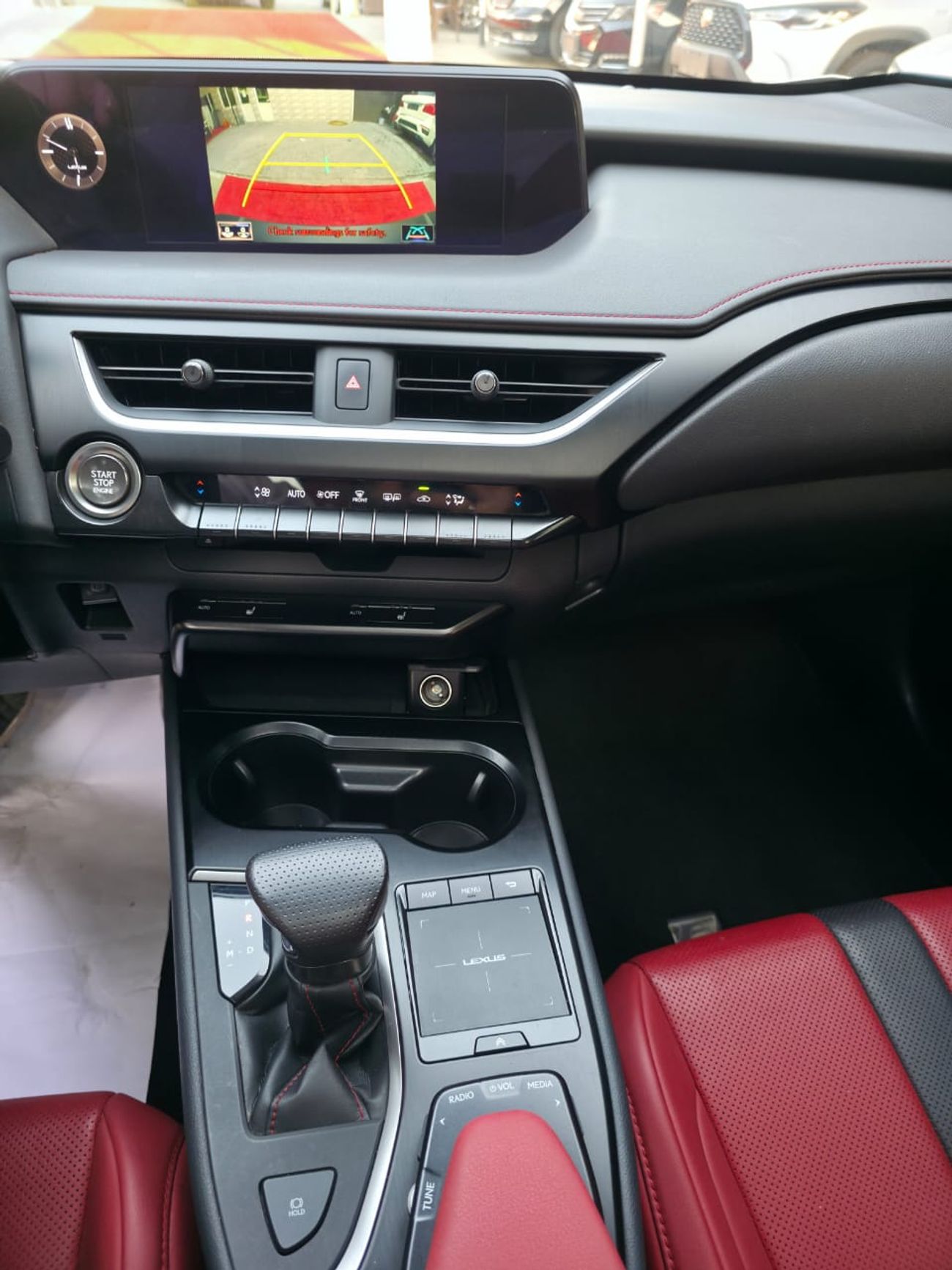 لكزس UX 200 F Sport Platinum 2.0L (169 HP)