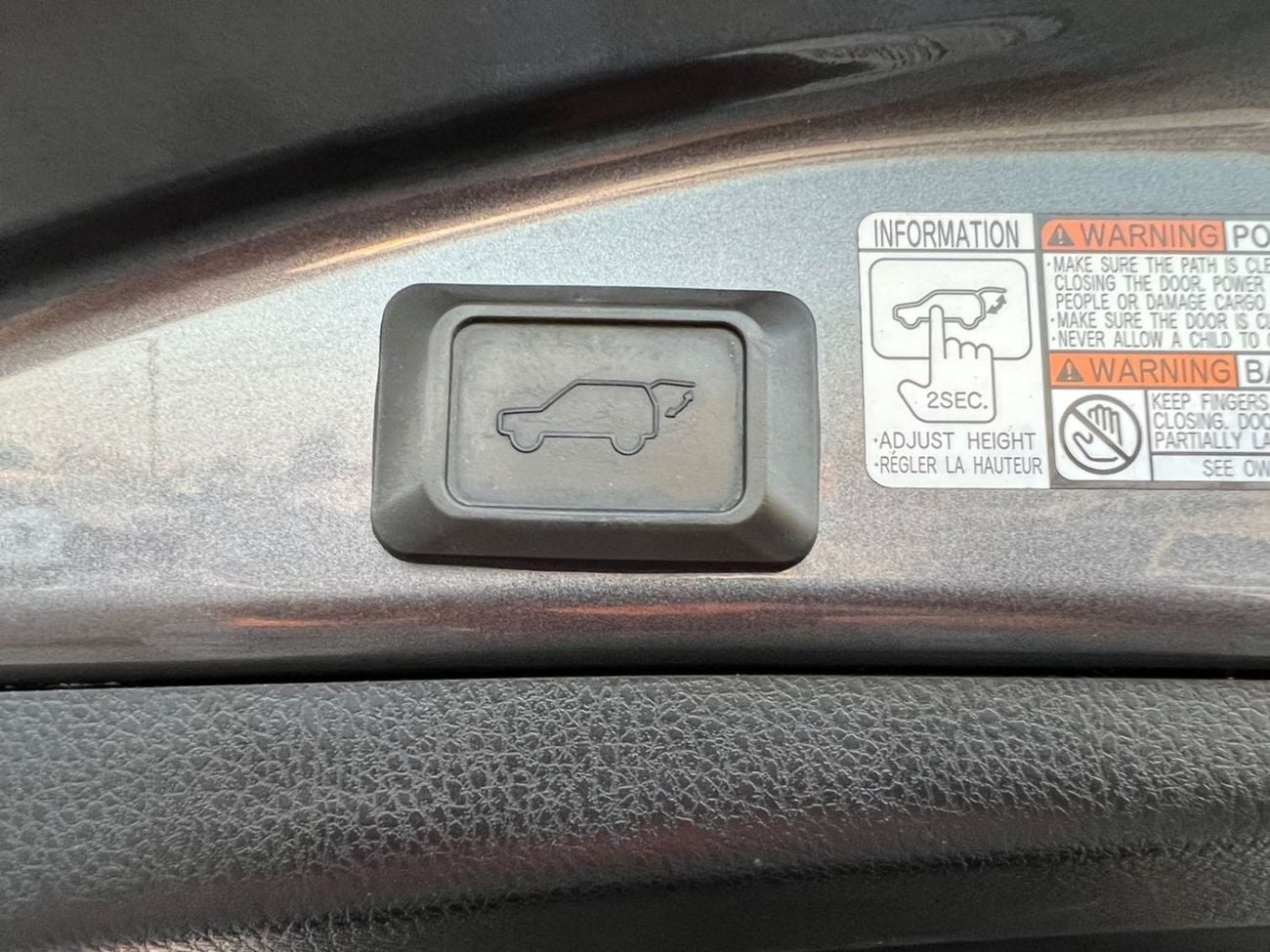 Toyota RAV4 2017 TOYOTA RAV4 XLE / AWD / MID OPTION