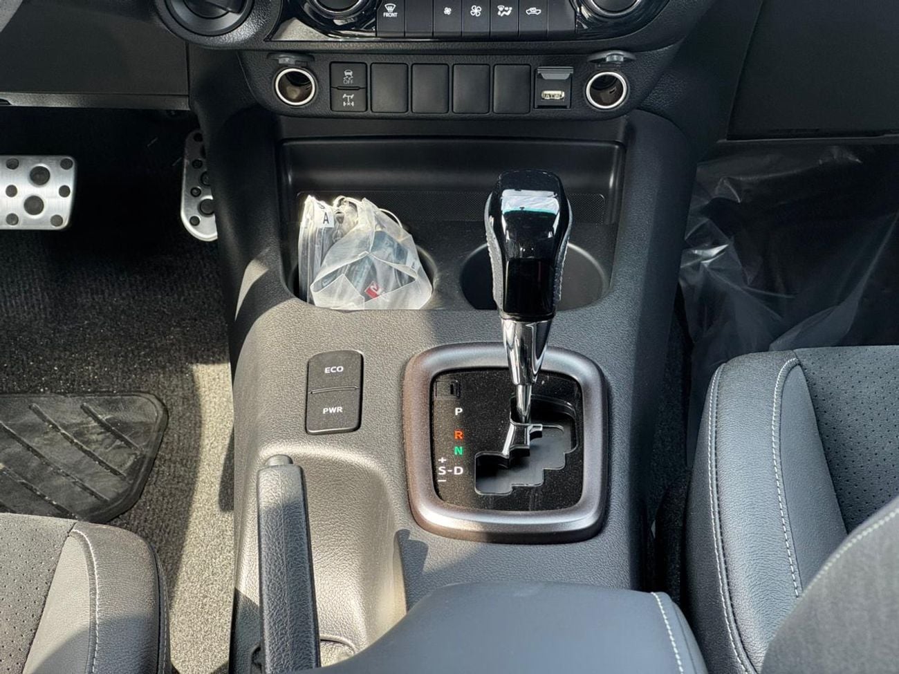 تويوتا هيلوكس GR Sport 4.0L