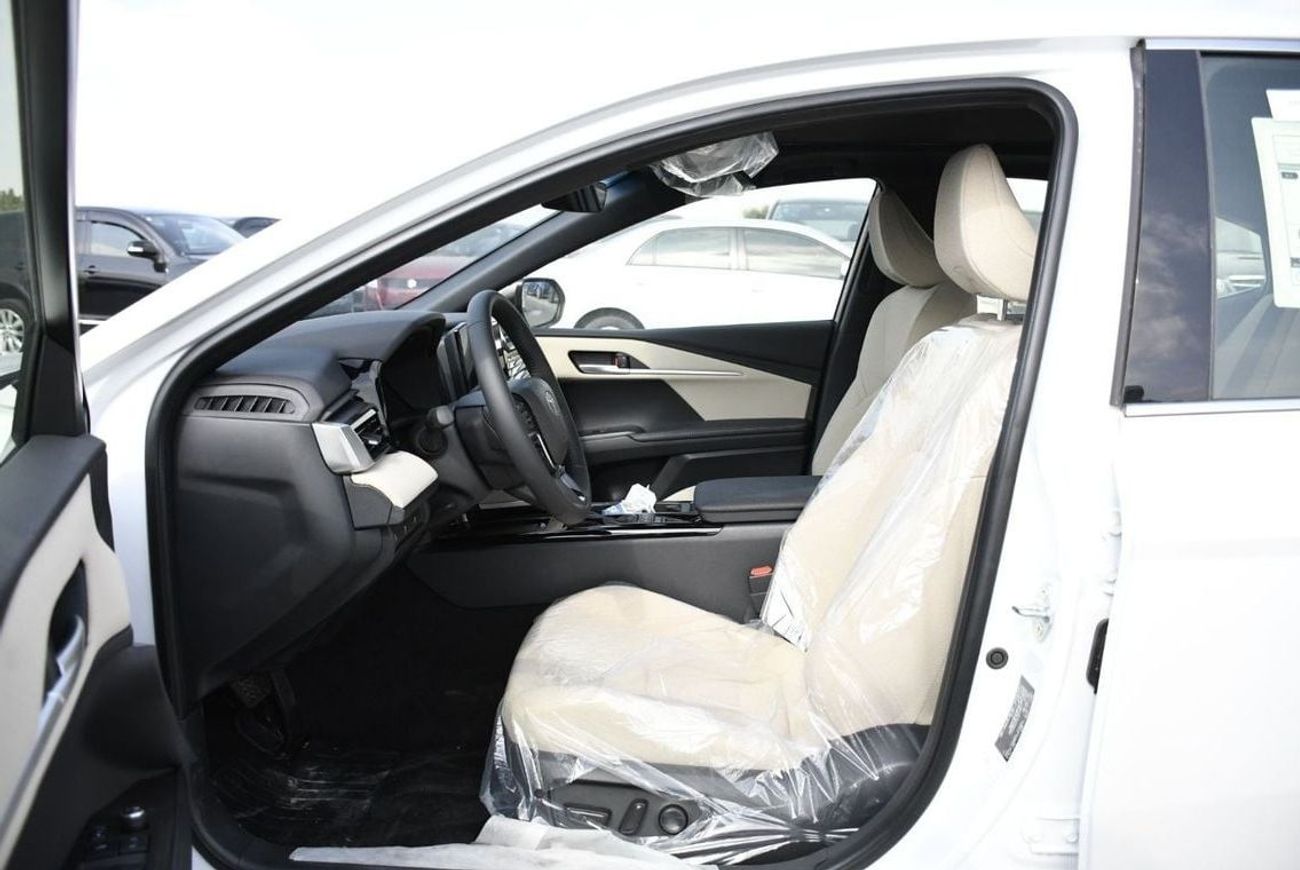 تويوتا كامري LE 2.5L HVE ( Black also available )