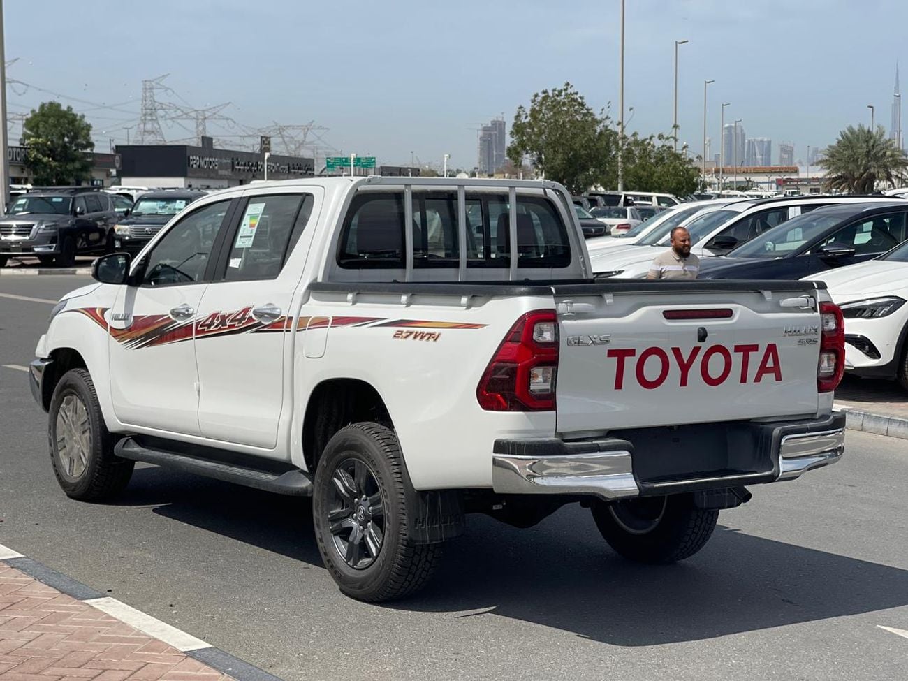 تويوتا هيلوكس GLXS SR5 2.7L 4X4