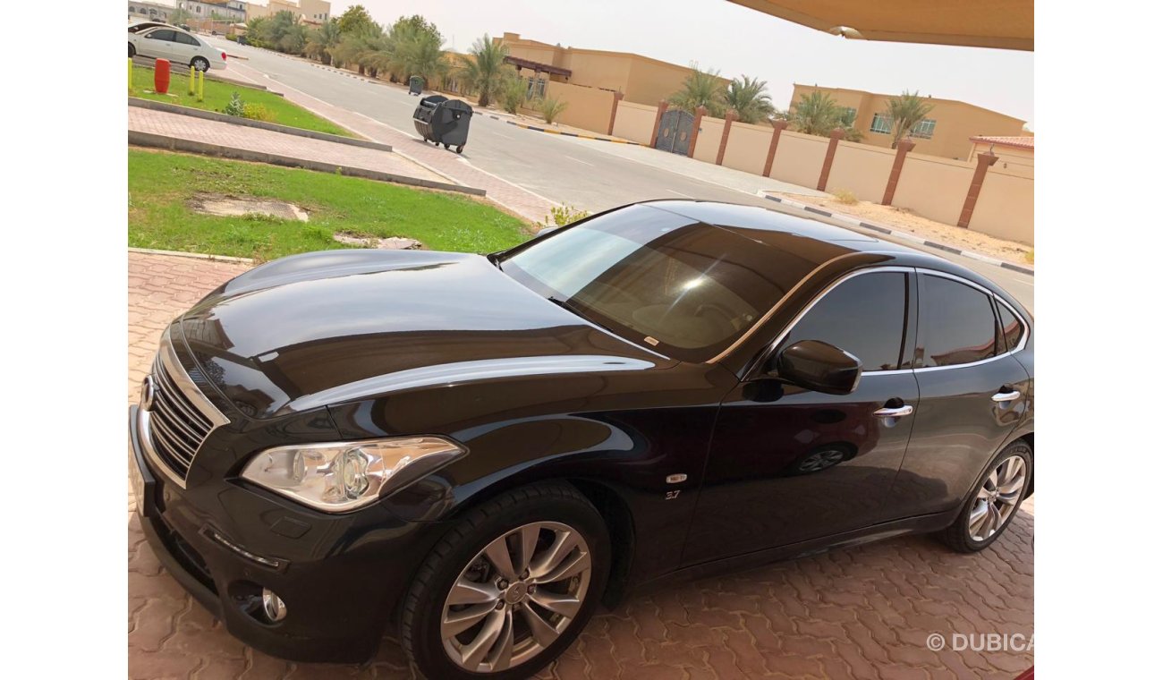 إنفينيتي Q70 Infinity  Super clean for sale