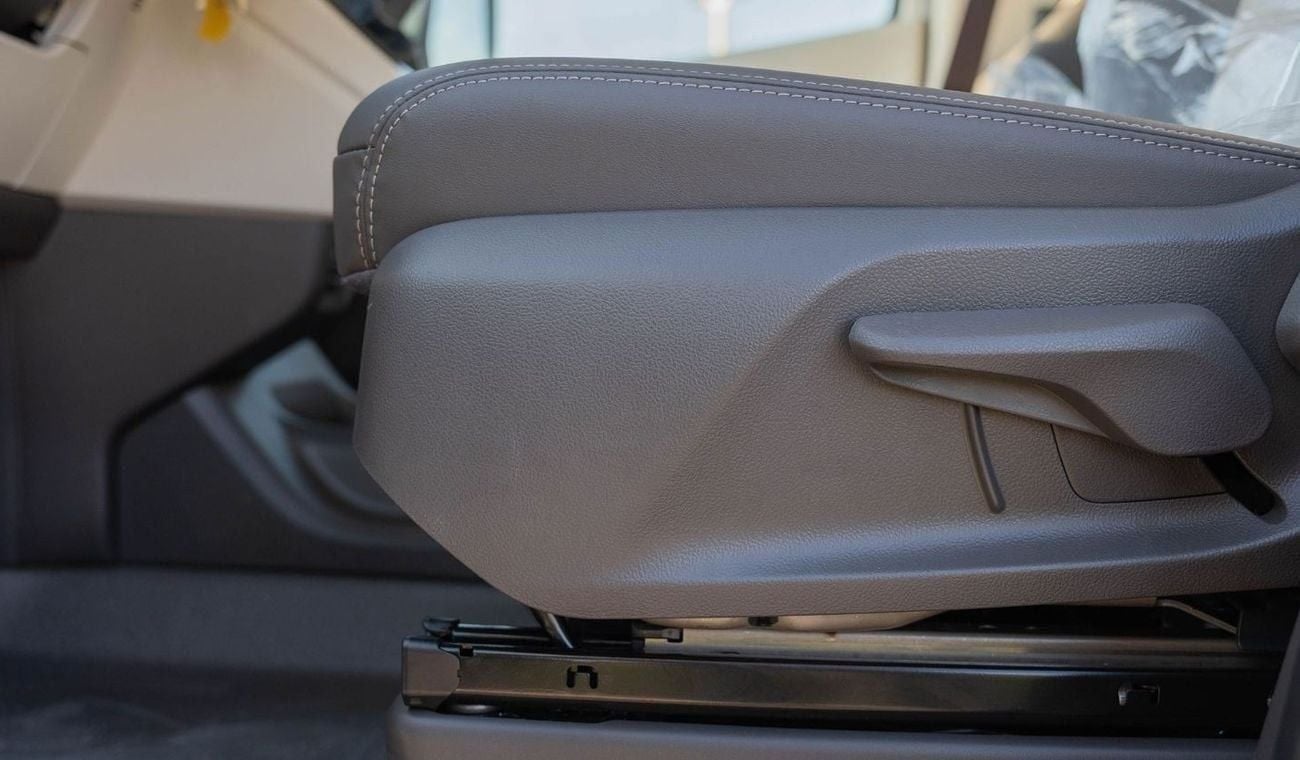 تويوتا هاياس 2025 Toyota Hiace GL 2.8L MT Diesel with Leather Seat