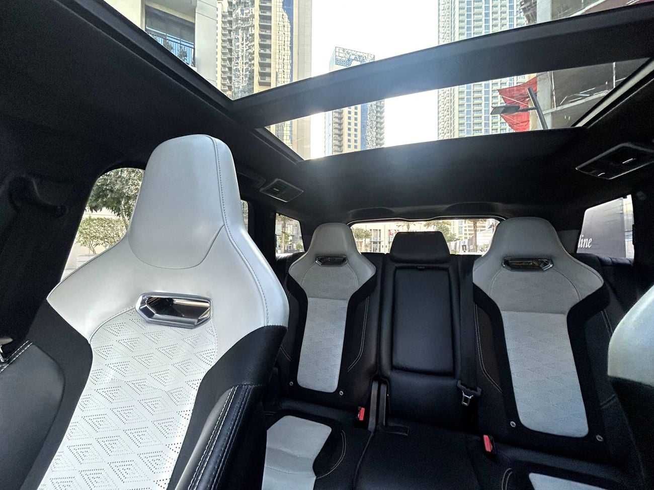 لاند روفر رينج روفر سبورت SVR 5.0L (550 HP)