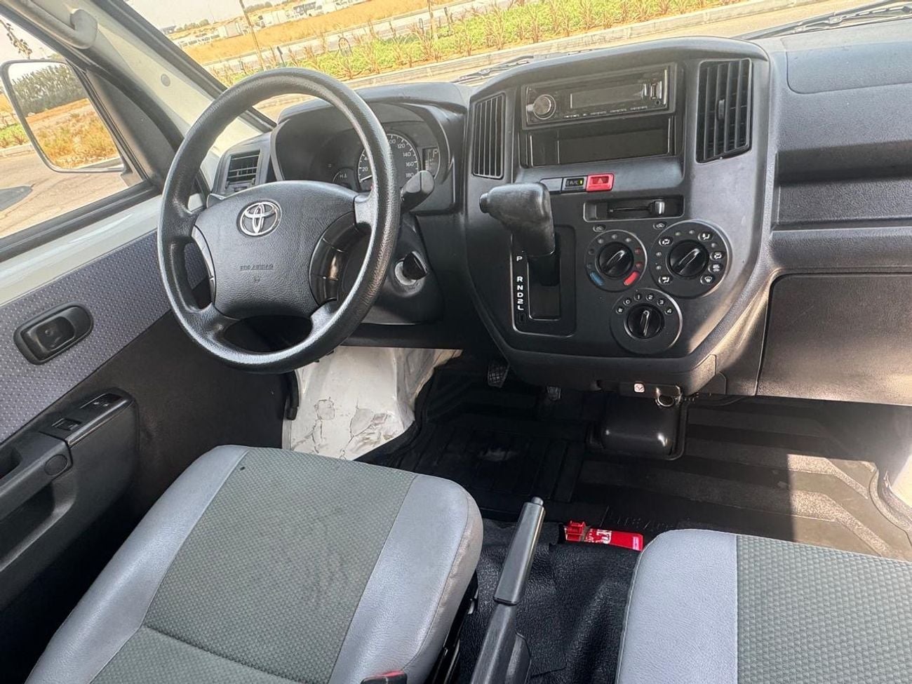 تويوتا لايت آيس STD Chiller van Toyota Liteace 2024 model GCC. Low milage