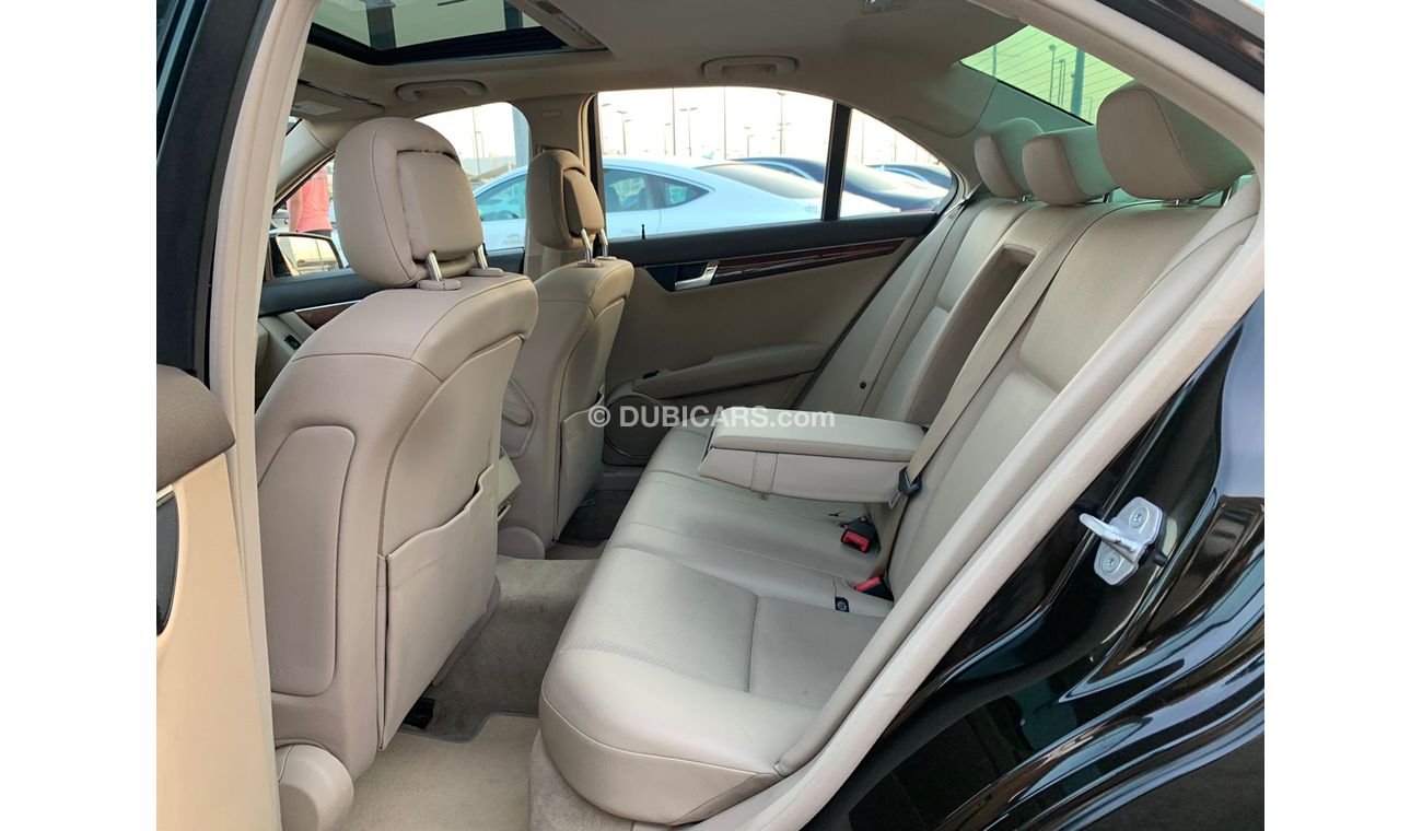 Mercedes-Benz C 300 Mercedes C300_2011_Excellent_Condition _Full option