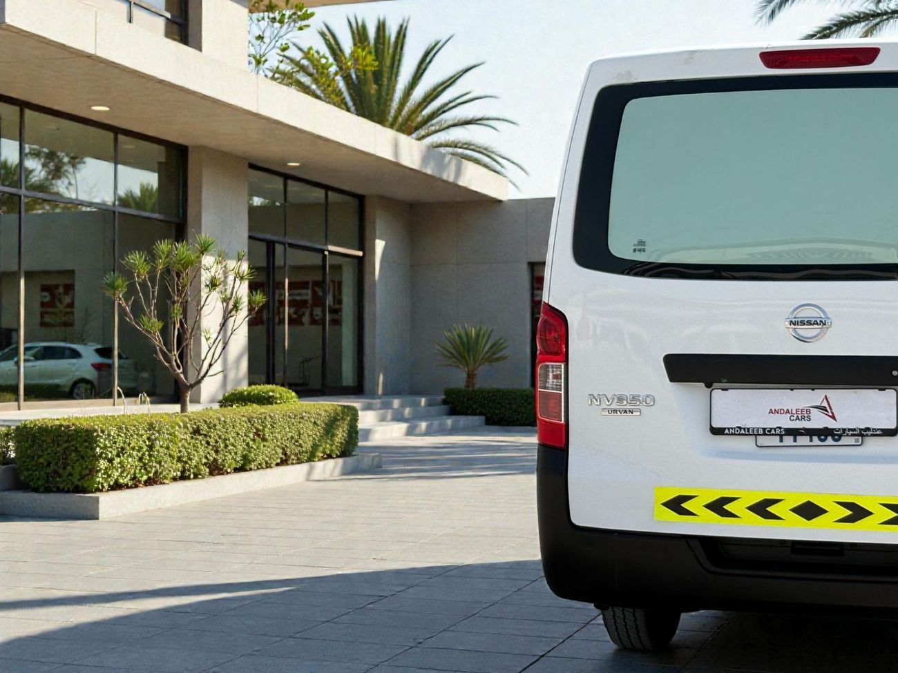 نيسان أورفان 2.5L A/T CHILLER VAN | 2021 | GCC SPECS | AED 880 per month