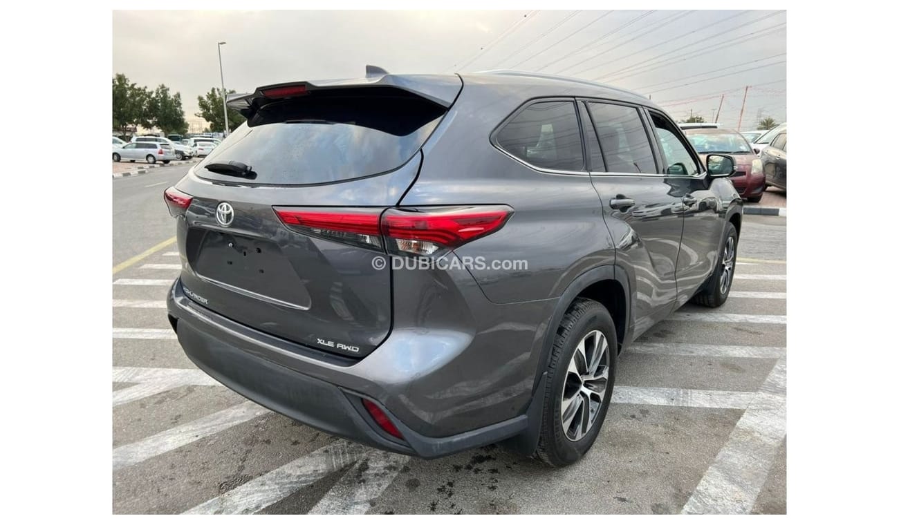 Toyota Highlander 2021 TOYOTA HIGHLANDER XLE AWD / FULL OPTION