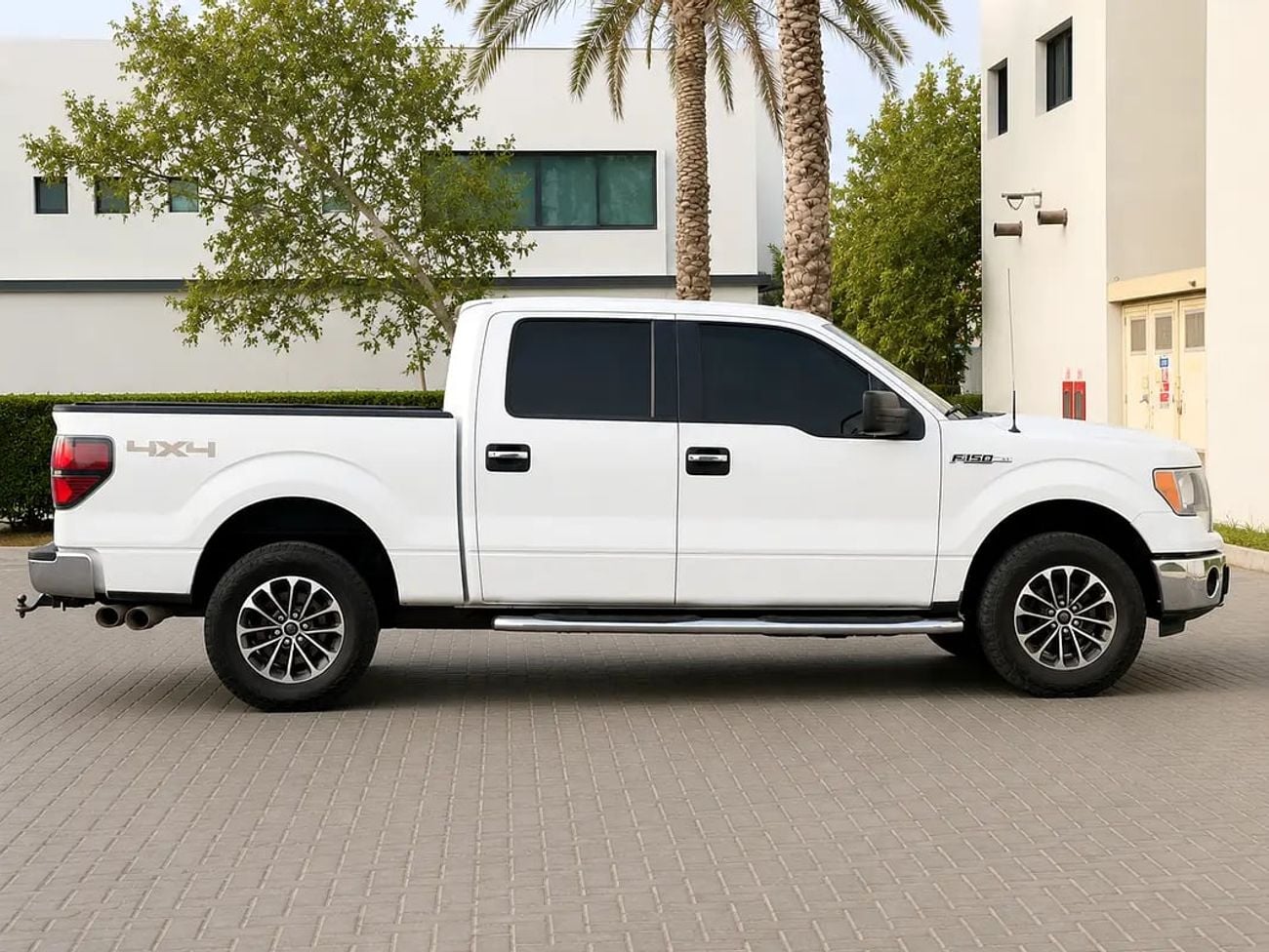 Ford F-150 XLT GCC Specs