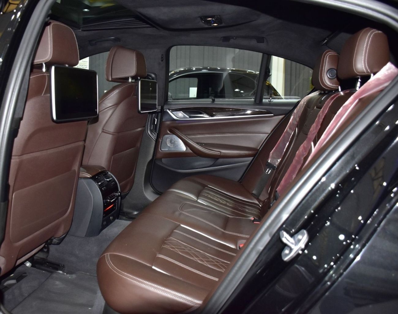 BMW 530i EXCELLENT DEAL for our BMW 530i M-Kit ( 2018 Model ) in Black Color GCC Specs