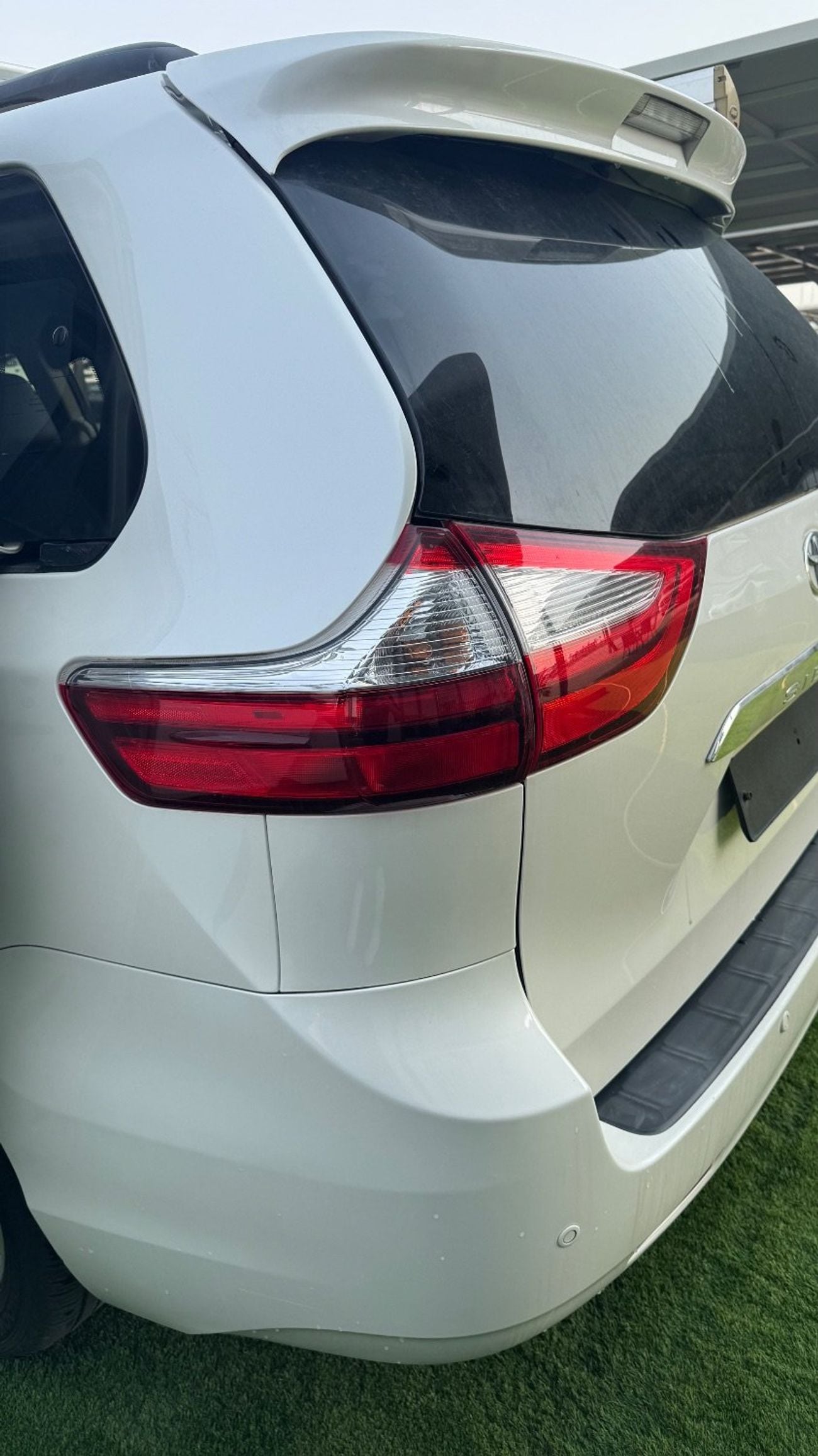 تويوتا سيينا Limited AWD