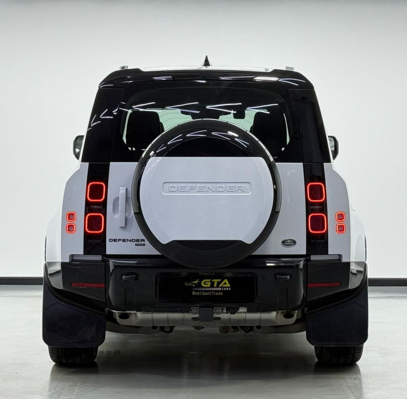 لاند روفر ديفندر P400 110 X-Dynamic SE 3.0L (5 Seater) 2023 Land Rover Defender P400 X-Dynamic SE, Warranty, Full Ser