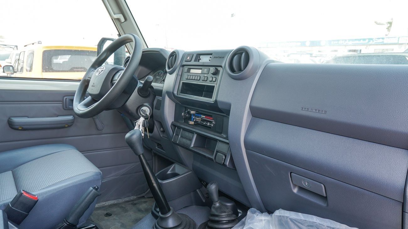 تويوتا لاند كروزر بيك آب 4.2L Diesel M/T