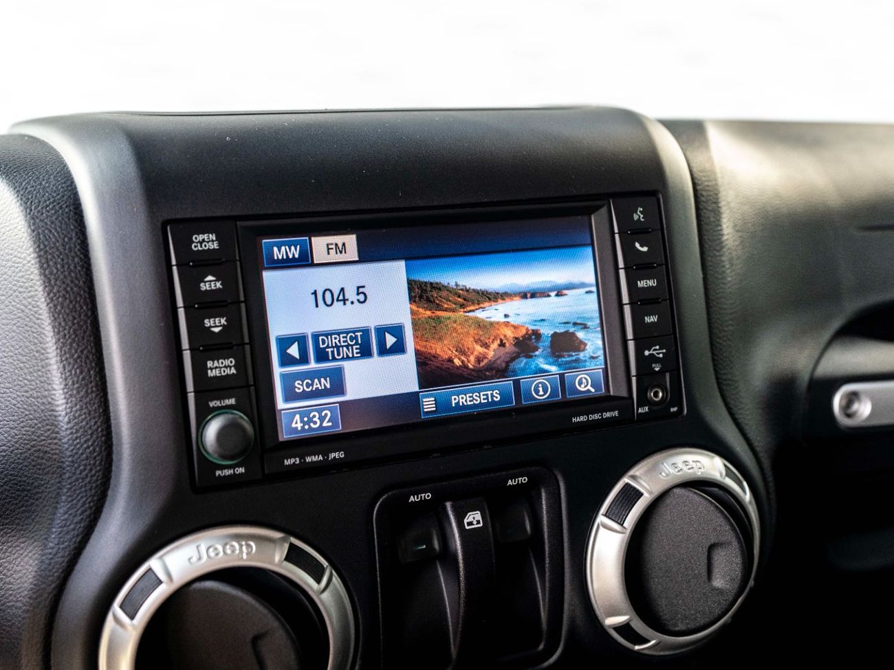 Jeep Wrangler Sahara 3.6L A/T (5 Seater)