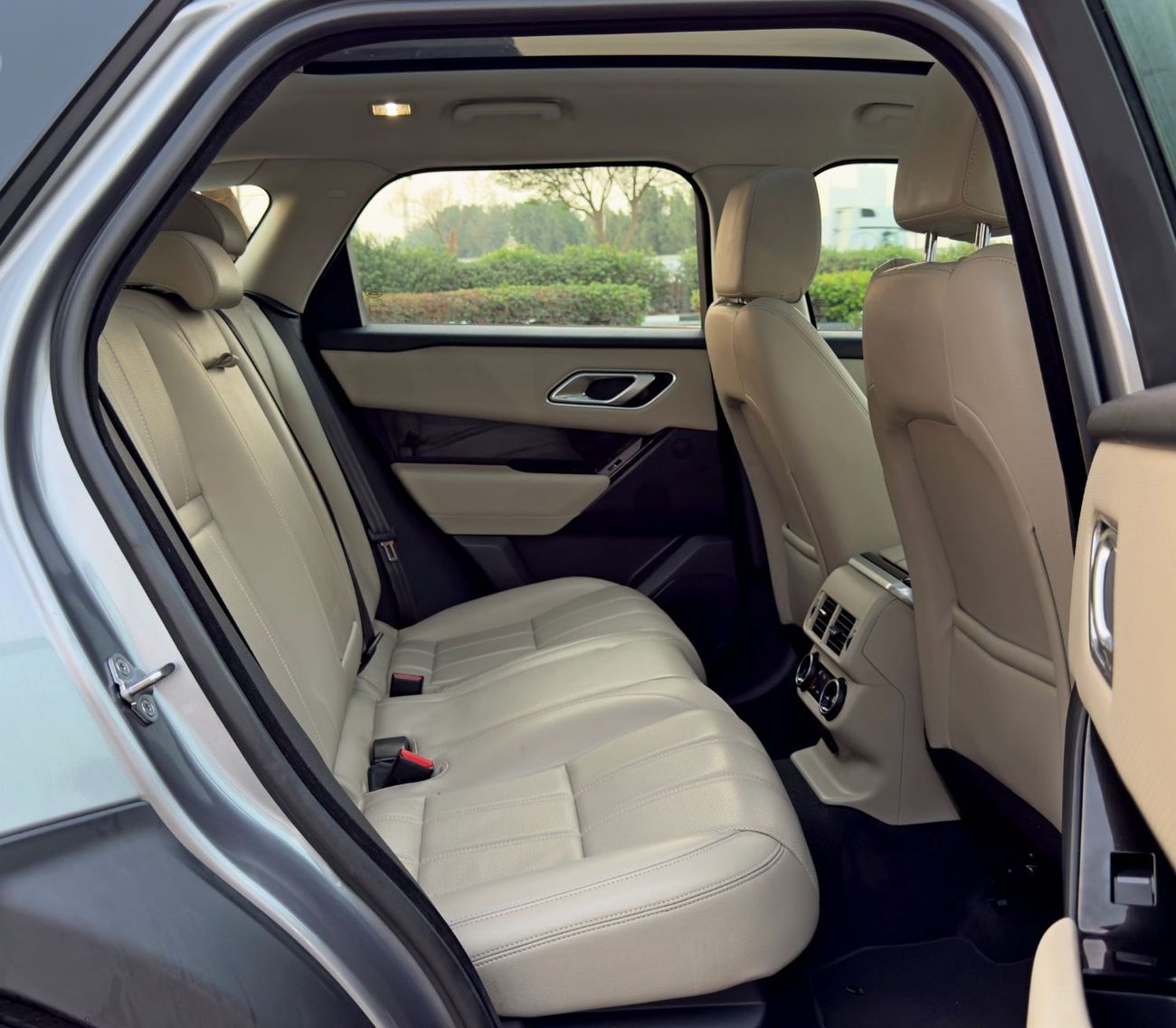 لاند روفر رينج روفر فيلار P250 R-Dynamic HSE 2.0L