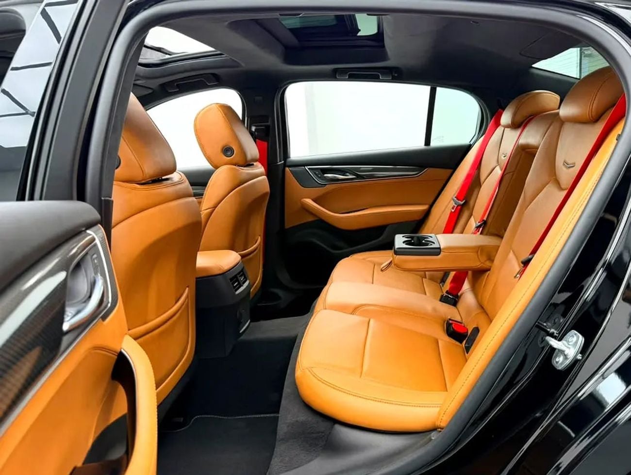 كاديلاك CT5 V, Warranty + Service Pack, Full Service History, GCC