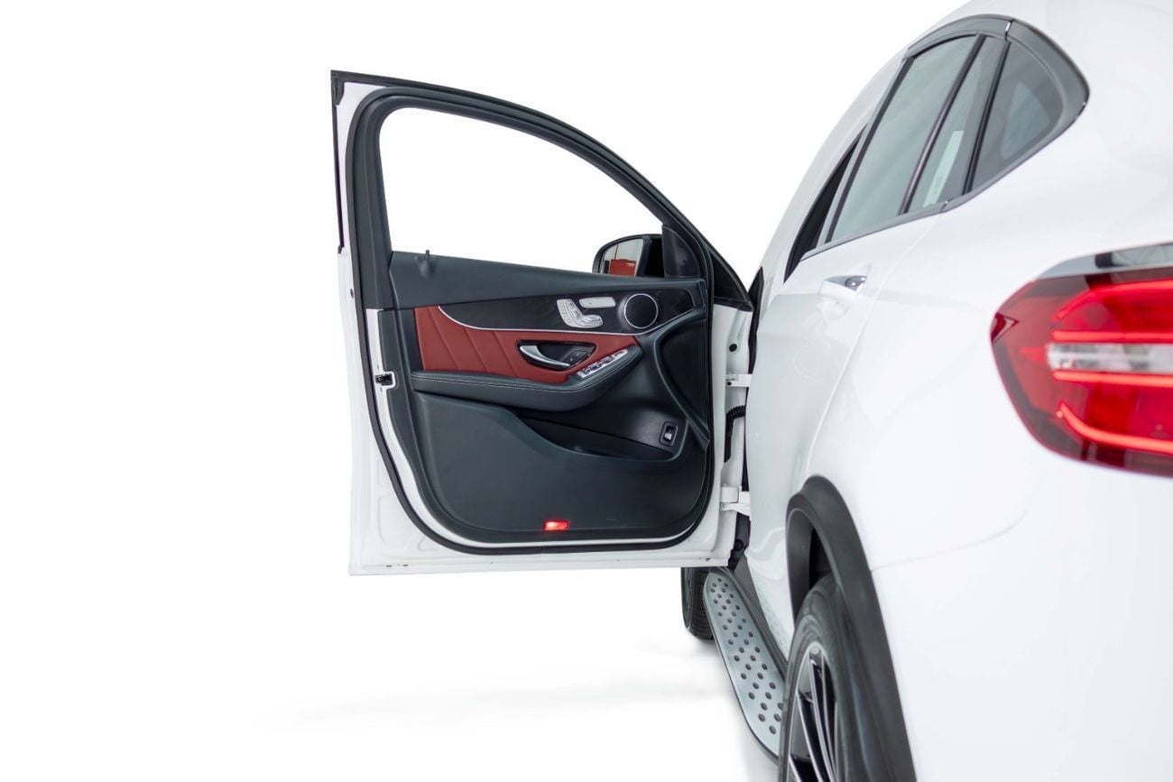 مرسيدس بنز GLC 250 Coupe AMG 2.0L