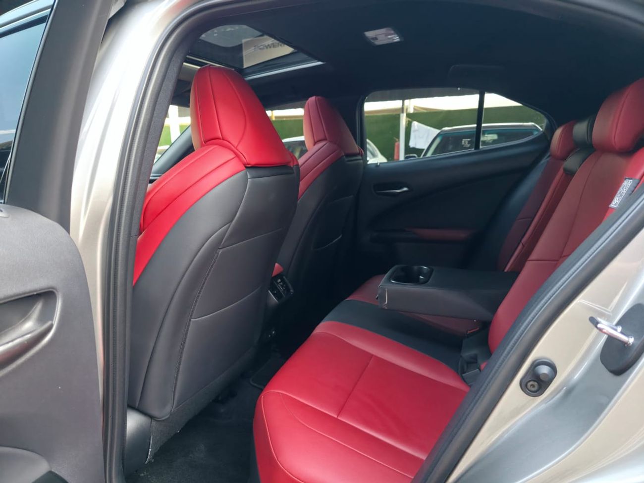 لكزس UX 200 F Sport Platinum 2.0L (169 HP)