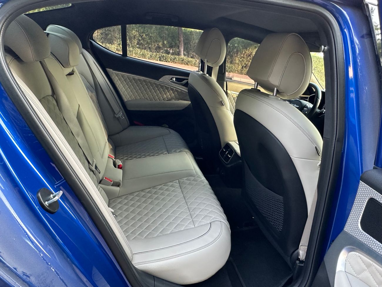 Genesis G70 3.3T RWD