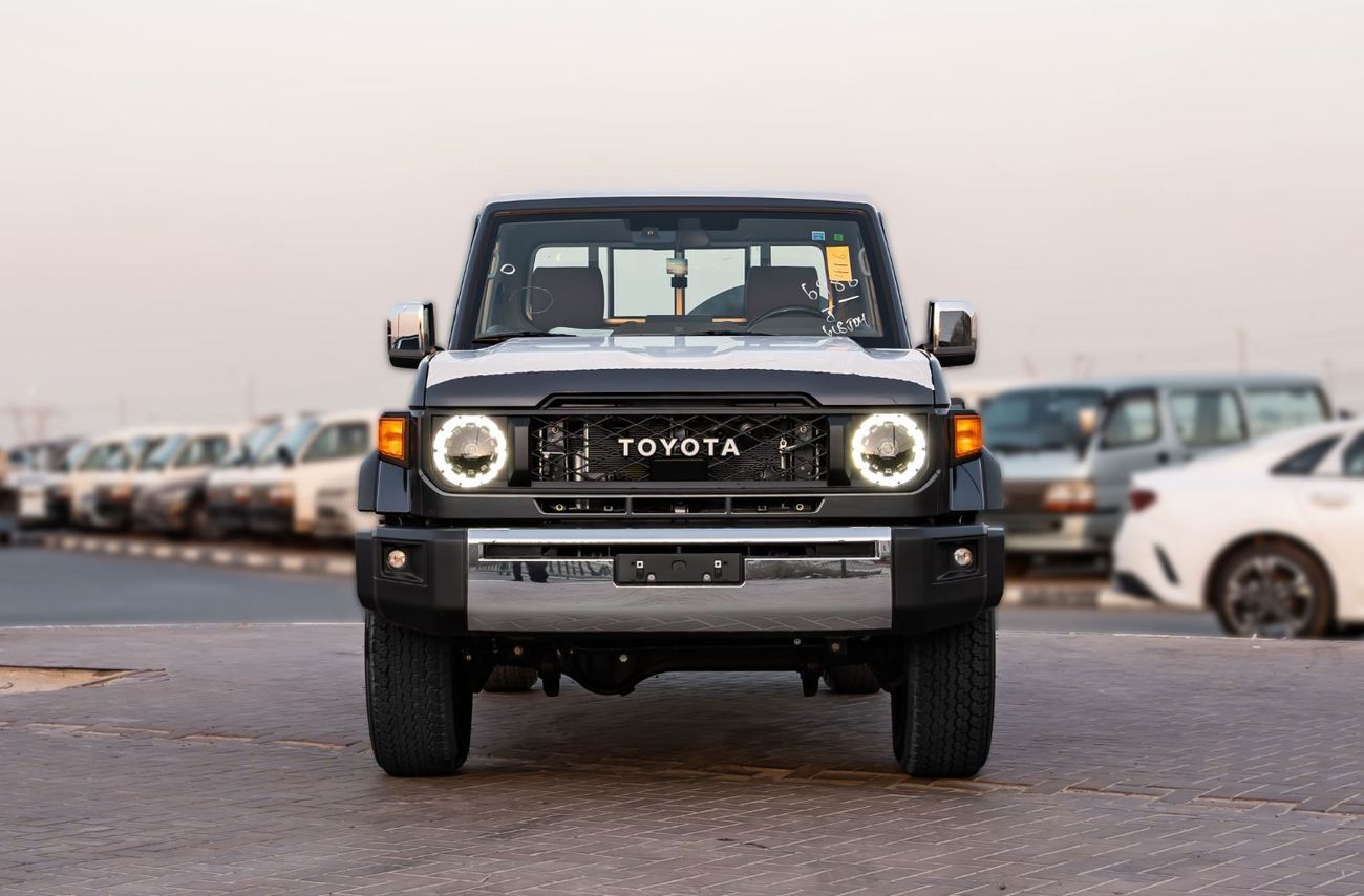 تويوتا لاند كروزر بيك آب 2025 Toyota Land Cruiser LC 79 2.8L SC MT Diesel (Gray)