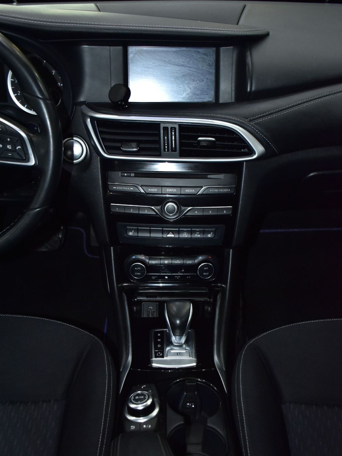 إنفينيتي Q 30 EXCELLENT DEAL for our Infiniti Q30 ( 2018 Model ) in White Color GCC Specs