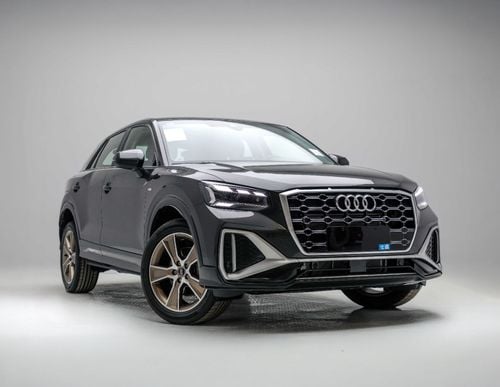 Audi Q2 Fashion 1.5L - Black Inside Black