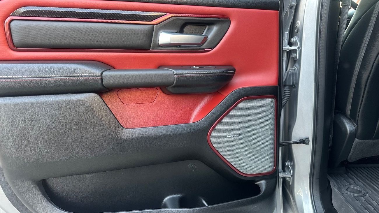 رام 1500 Rebel 5.7L Crew Cab Utility (5 Seater)