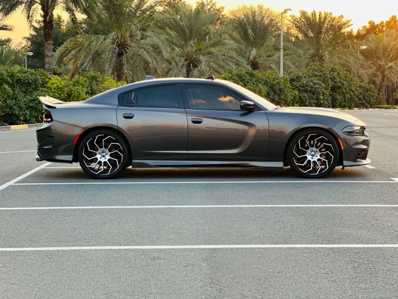 Dodge Charger R/T Scatpack DODGE CHARGER SRT V8 6.4 MODEL 2022 FULL OPTION LOW MILAGE