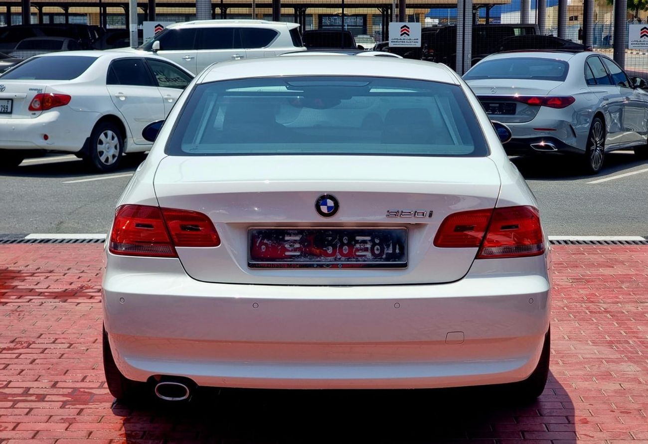 بي أم دبليو 320 i Coupe E 90 2009 GCC