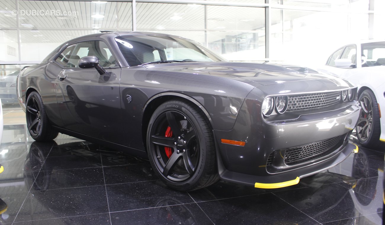 Dodge Challenger Hellcat 2018, 6.2 V8 GCC, 0km with 3 Years or 100,000km Warranty