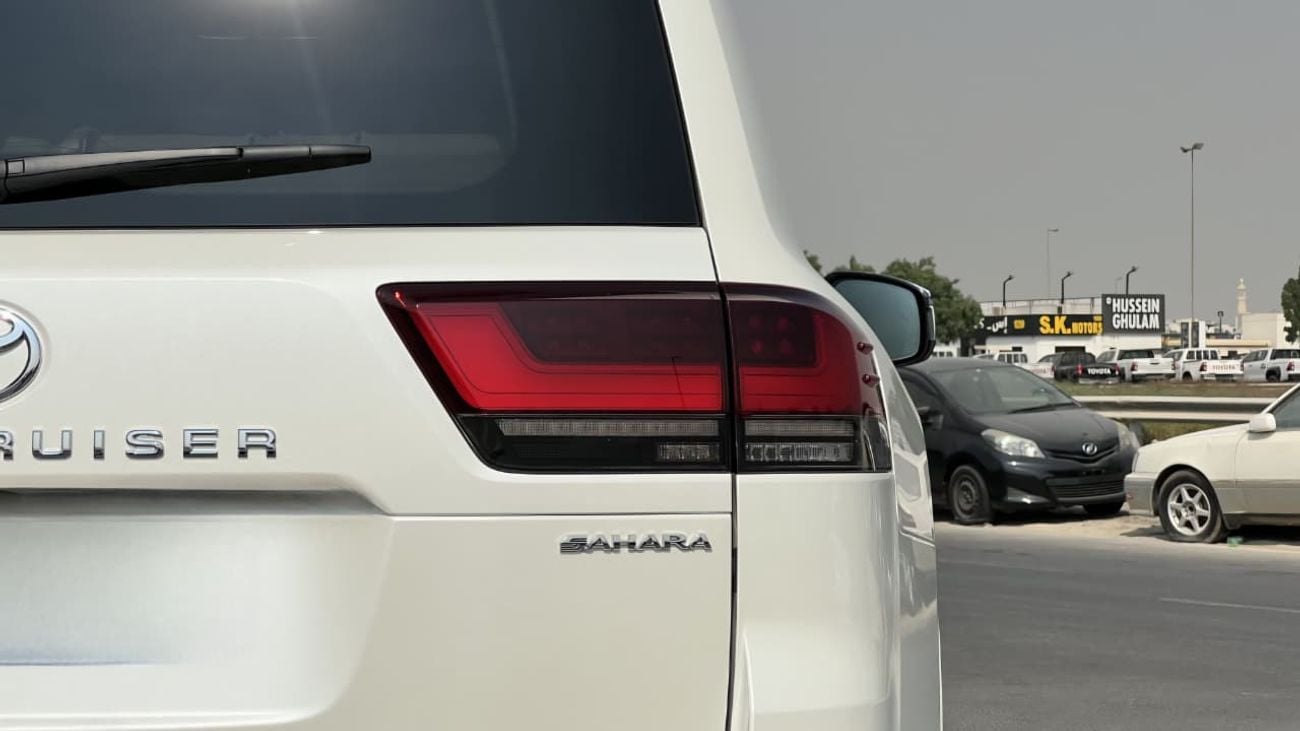 Toyota Land Cruiser SAHARA DIESEL 3.3L 7 SEATS