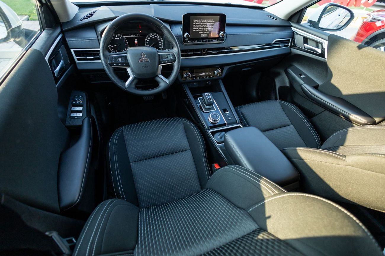 Mitsubishi Outlander GLX Basic 2.4L (7 Seater)