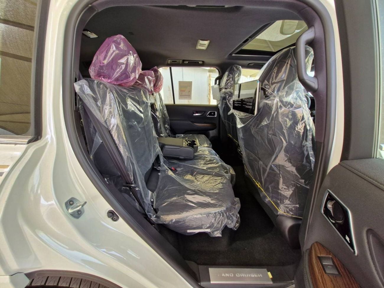 تويوتا لاند كروزر Toyota LC300 VX 4.0 2026 Full option