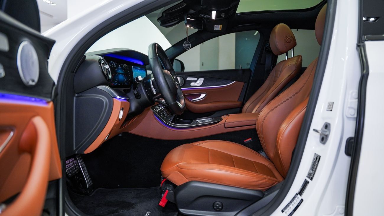 مرسيدس بنز E300 Premium + 2.0L