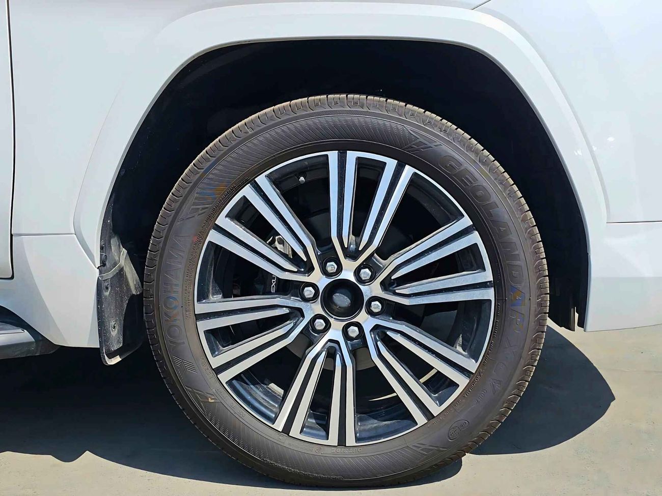 لكزس LX 600 TURBO SPORT / 3.5L V6 / FRONT POWER SEATS /  360* CAMERA / SUNROOF / FULL OPTION (CODE #  69065 )