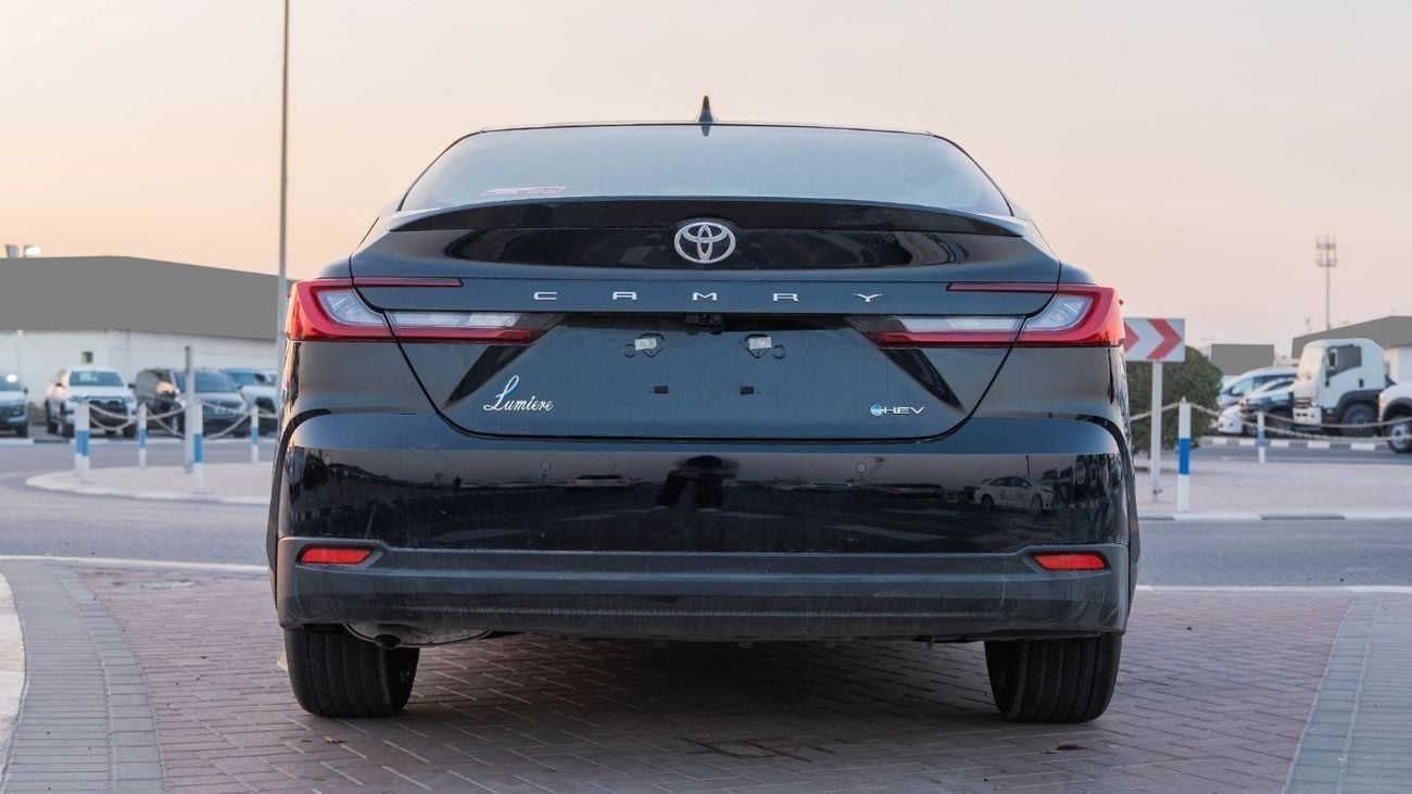 تويوتا كامري 2026 Toyota Camry Lumiere 2.5L AT Hybrid (Black-Tan)