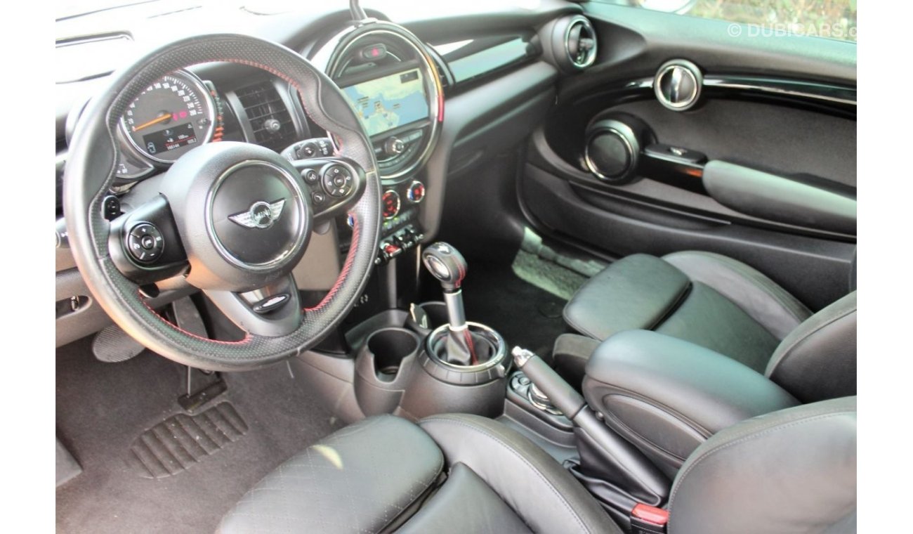 Mini John Cooper Works 2015/ MINI COOPER /S/ JOHN WORKS/2.0/ GCC/100% ORIGINAL PAINT/1 YEAR WARRANTY