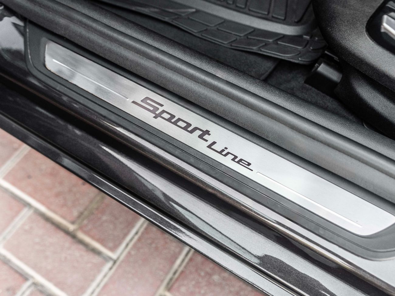 بي أم دبليو 530i Exclusive Luxury 2.0L