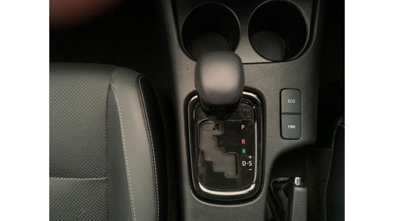 تويوتا هيلوكس GR سبورت