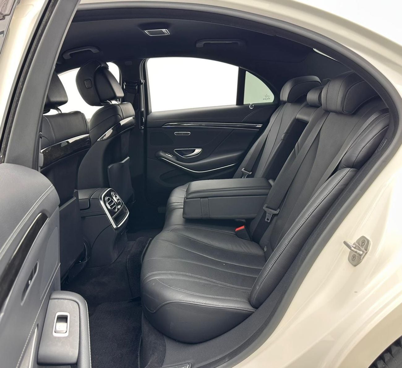 مرسيدس بنز S 400 2015 Mercedes-Benz S400 Hybrid, Luxury Pack, Excellent Condition