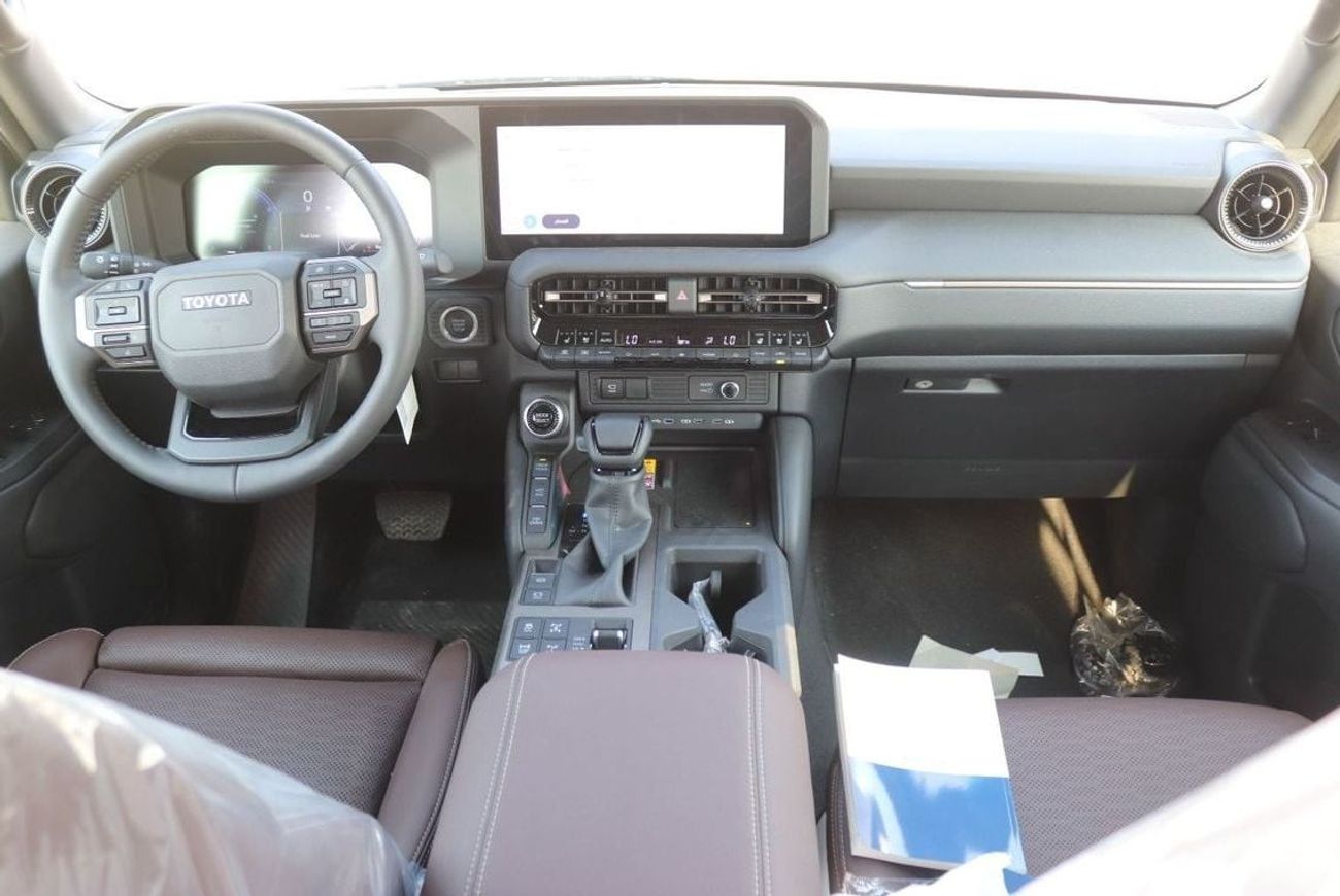 تويوتا برادو Adventure 2.4Turbo, Leather Seat, Sunroof, Push Start, Memory seat, Model 2025