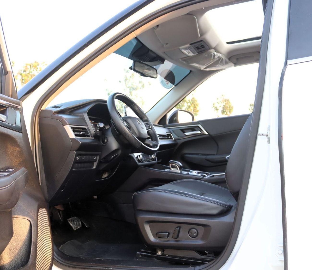 Mitsubishi Outlander PREMIUM LAUNCH EDITION