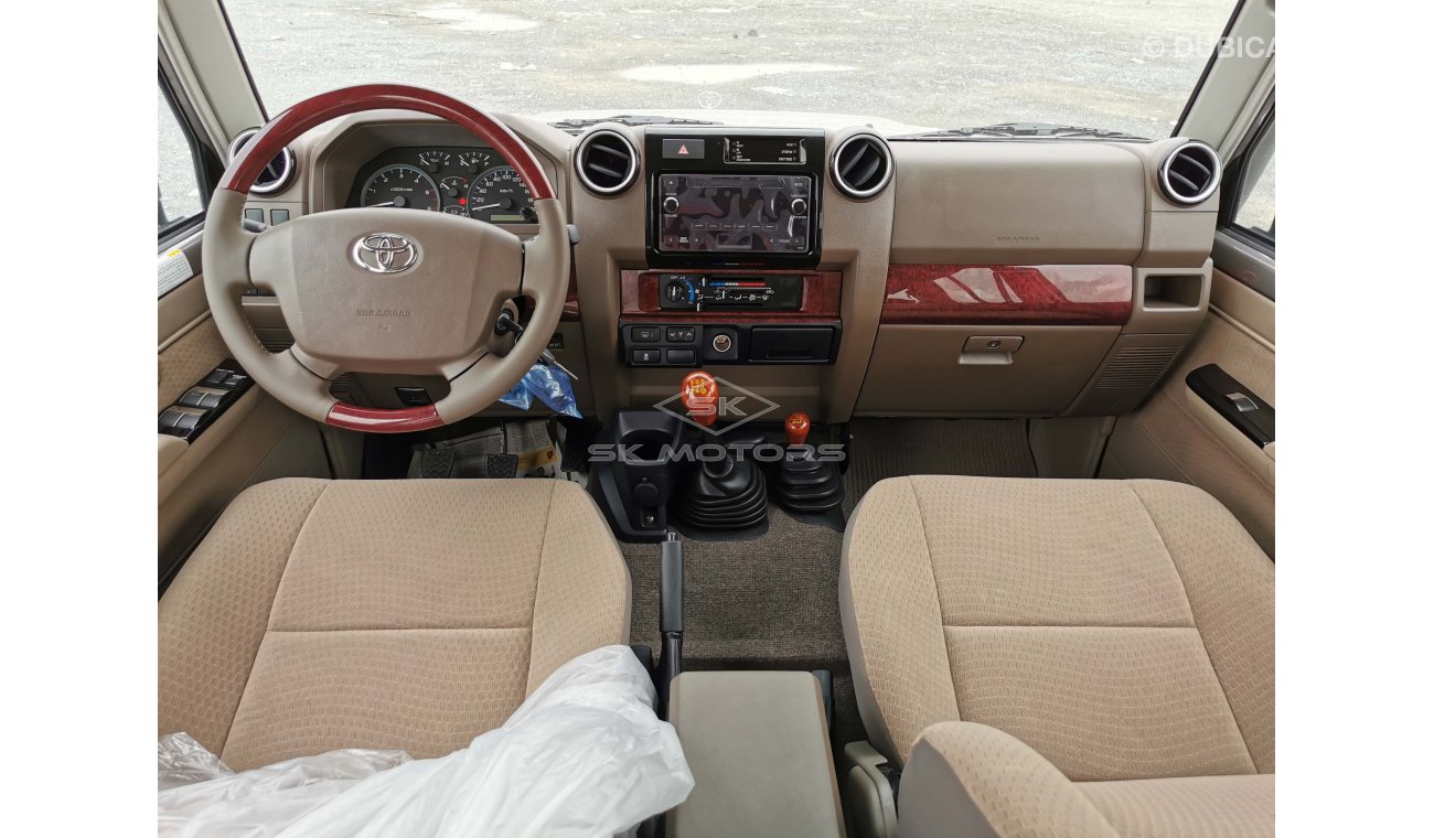 Toyota Land Cruiser Hard Top 4.5LDiesel, M/T,  Alloy Rims, Diff Lock, Rear Camera, 4WD (CODE # LX7603)